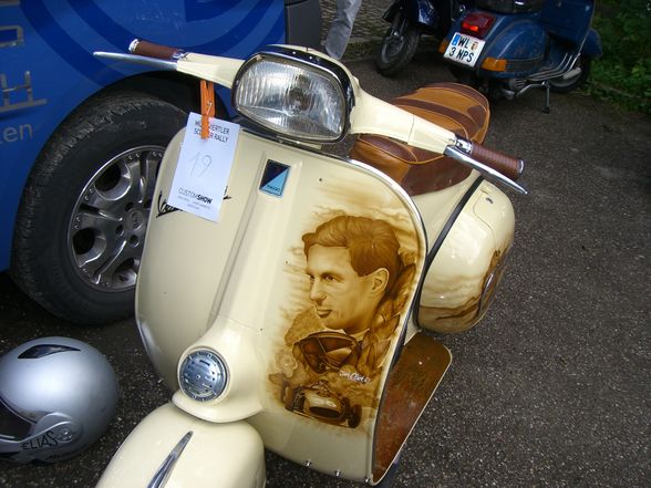 *Vespas* - 