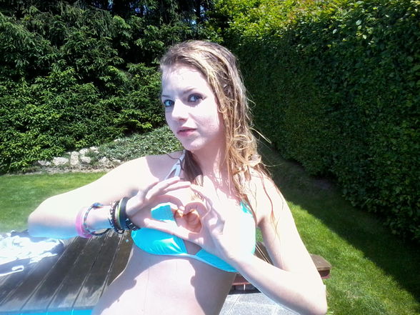 .pooLparty miid meiiner sveestahh.(: - 