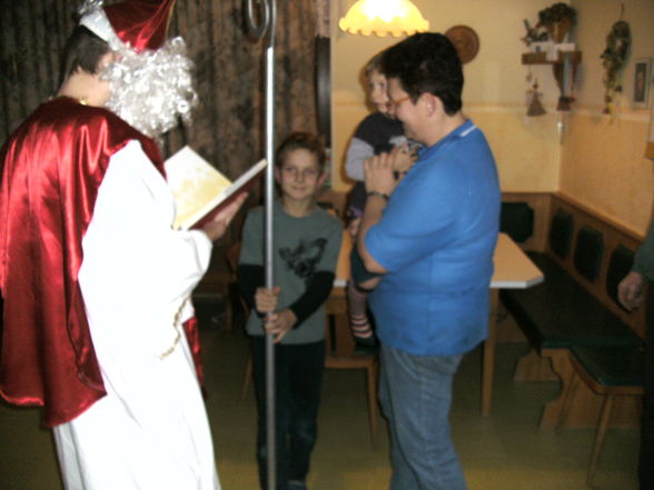 Krampus und Nikolo geh  - 