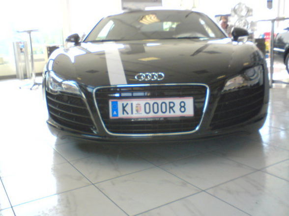 Audi R8 ( Jeder Raudie ford an Audie) - 