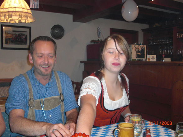 *Dirndl meets Lederhosn* - 