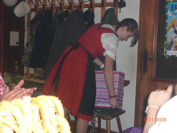 *Dirndl meets Lederhosn* - 