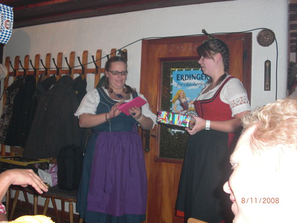 *Dirndl meets Lederhosn* - 