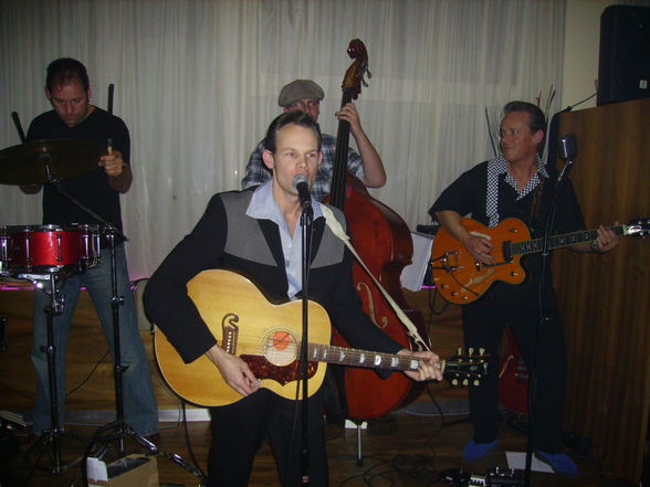 Chris Aron & Band  - 