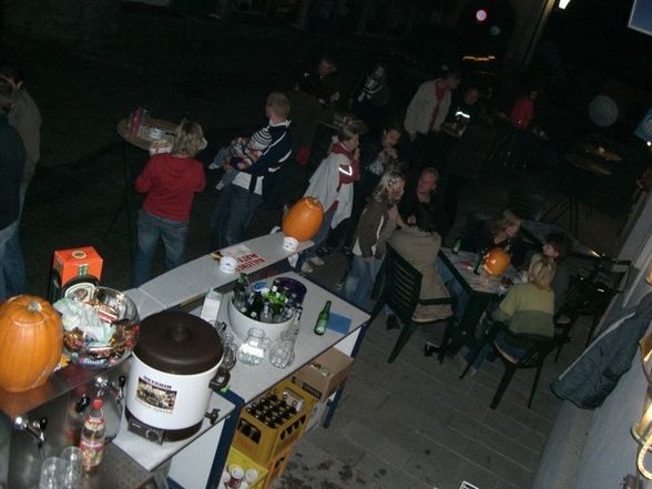 halloween im markt cafe ! coole  party ! - 