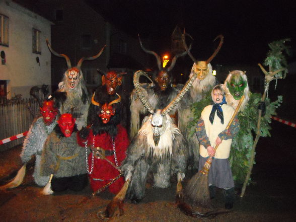 Krampus und Perchtenläufe - 