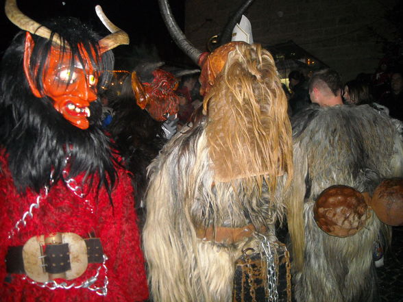 Krampus und Perchtenläufe - 