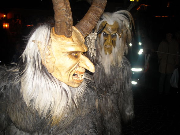 Krampus und Perchtenläufe - 