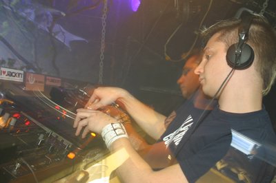 30.09.2006 - DaveTheDrummer @ Cave Club - 