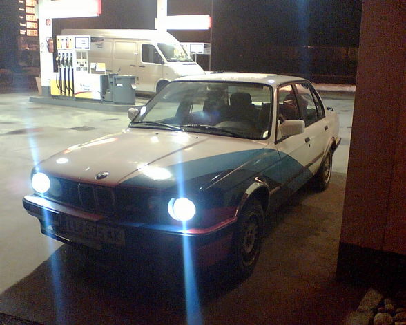 BMW E30 - 