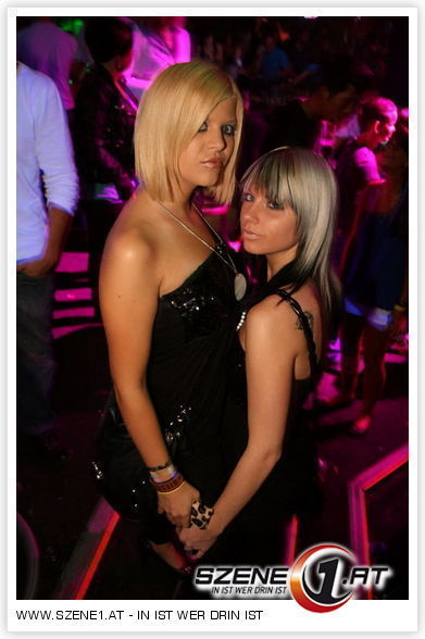 2_hot_Blondiie's :)  - 