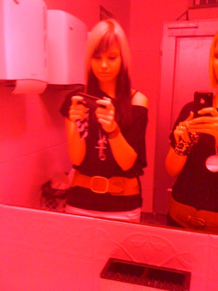 2_hot_Blondiie's :)  - 