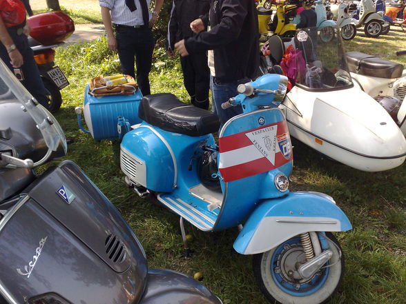 Vespa Worldrekord Haag 2009 - 