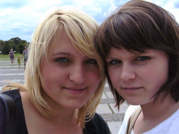 Bianca & Nina --> Berlin 2009 ;) - 