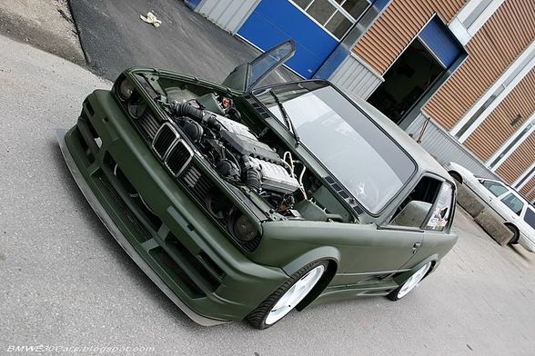 Bmw E30 - 