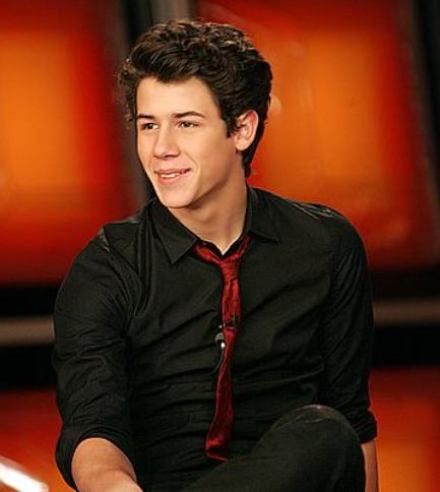 NICK JONAS - 