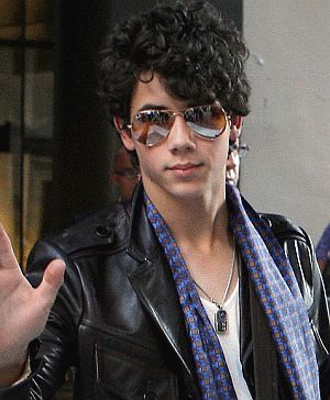 NICK JONAS - 