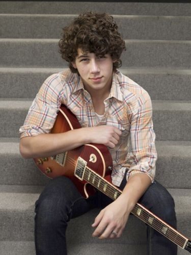 NICK JONAS - 