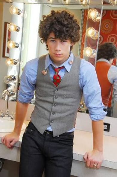 NICK JONAS - 