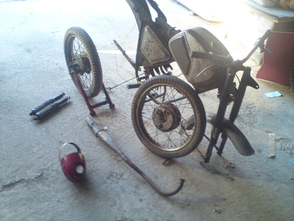 Meine Mopeds---mein Teilelager - 