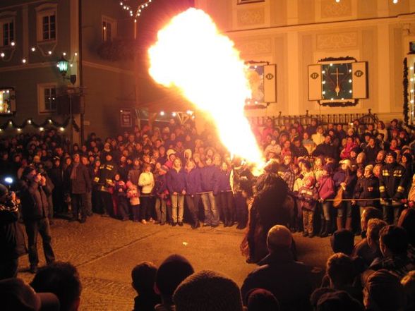 Perchtenrauhnacht mit Riesenfeuerwerk  - 