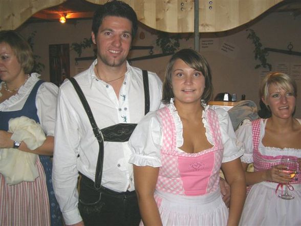 dirndl und lederhosen  - 