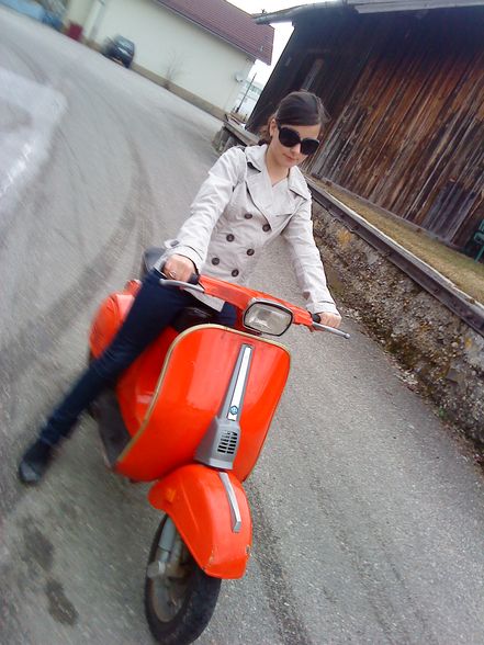 Ich und bERNII mit da "old  Vespa - 