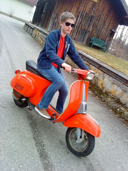 Ich und bERNII mit da "old  Vespa - 