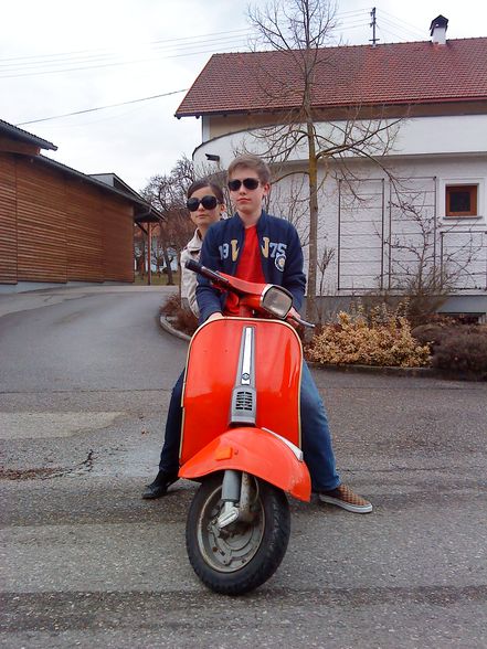 Ich und bERNII mit da "old  Vespa - 