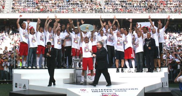  	 FC Red Bull Salzburg - 