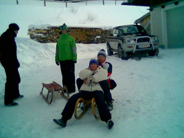 Schlitengaudi auf der Hochsteinalm - 