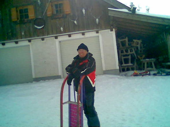 Schlitengaudi auf der Hochsteinalm - 