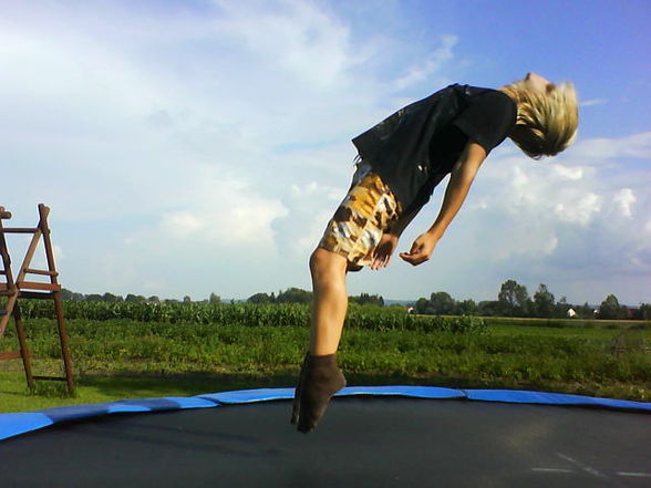 i am TrAmPoLiN - 