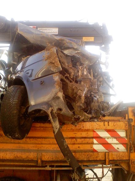 UNFALL  FLO - 