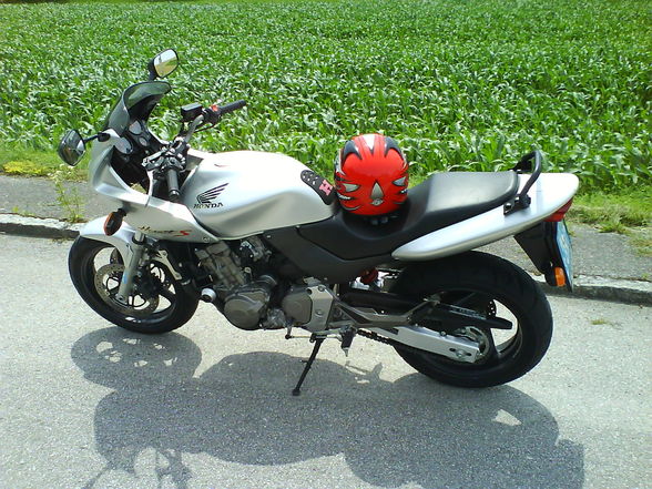 Mein Bike ( Hond Hornet 600, 90 PS ) - 