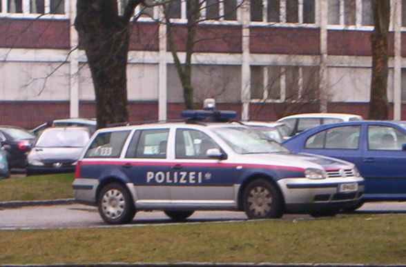 DIE POLIZEI-EI-EEEIIIII - 