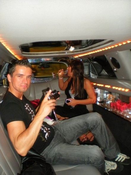 Stretch-Limo Tour und A-Danceclub - 