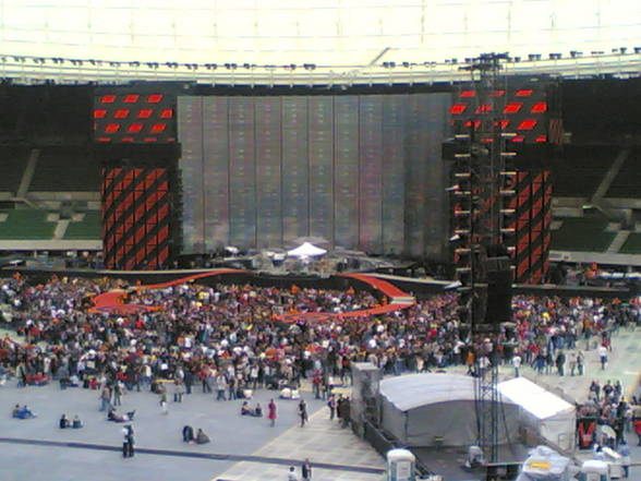 U2 - Vertigo Tour-Wien - Happel Stadion - 