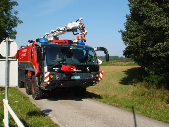 Flugfeldlöschfahrzeug Panther - 