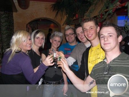 Party 09 - 