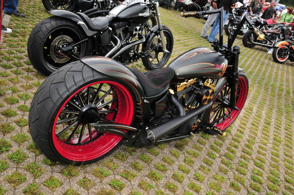 Harley Davidson - 