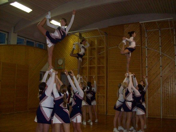 CHEER 08 - 