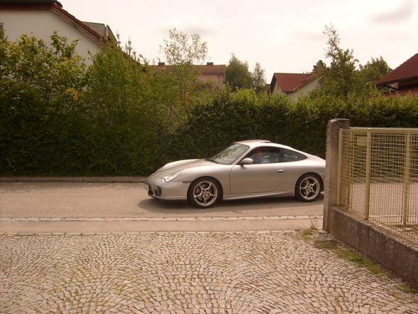 Porsche 911 - 