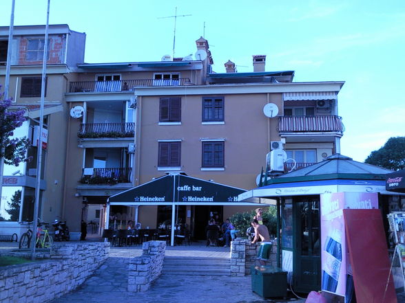 UrLaUb RoViNj  - 