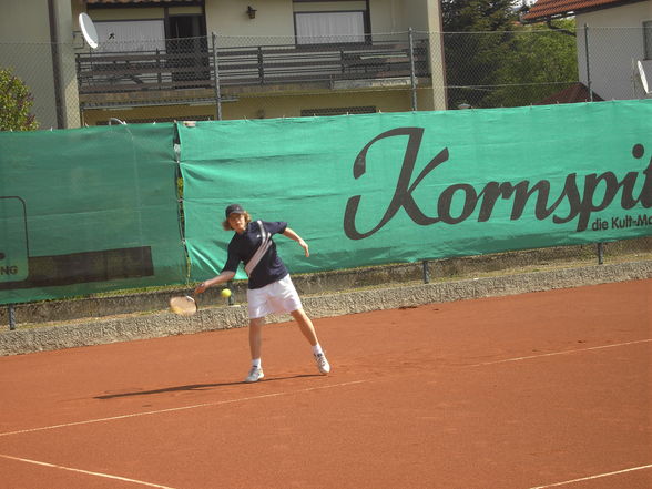 I beim Tennis (Mai 2008) - 