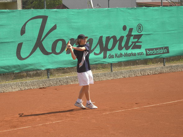 I beim Tennis (Mai 2008) - 