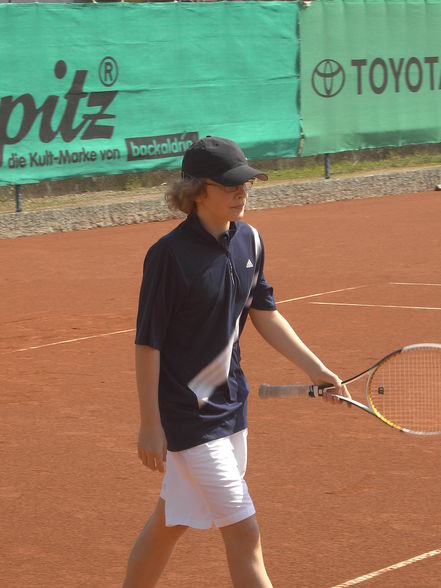 I beim Tennis (Mai 2008) - 