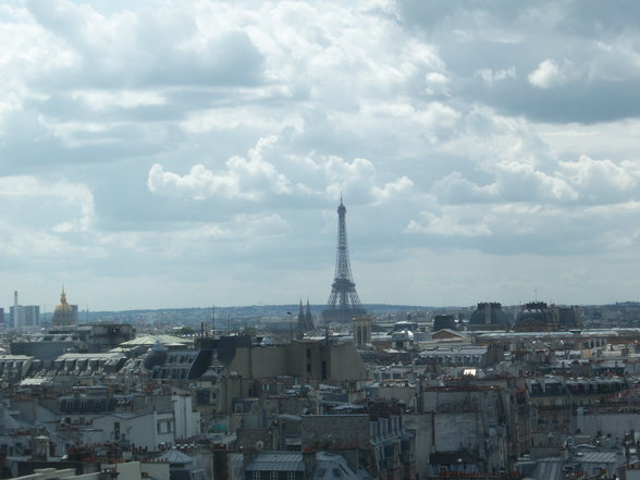 PARIS - 