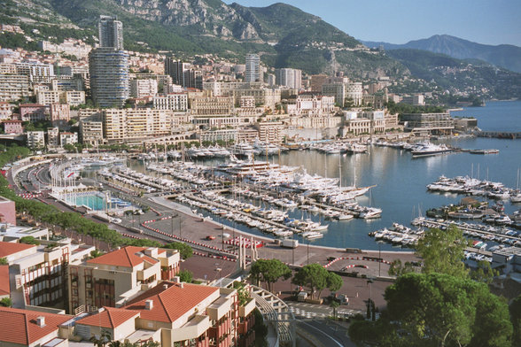 2 mamis in monaco - 