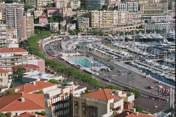 2 mamis in monaco - 